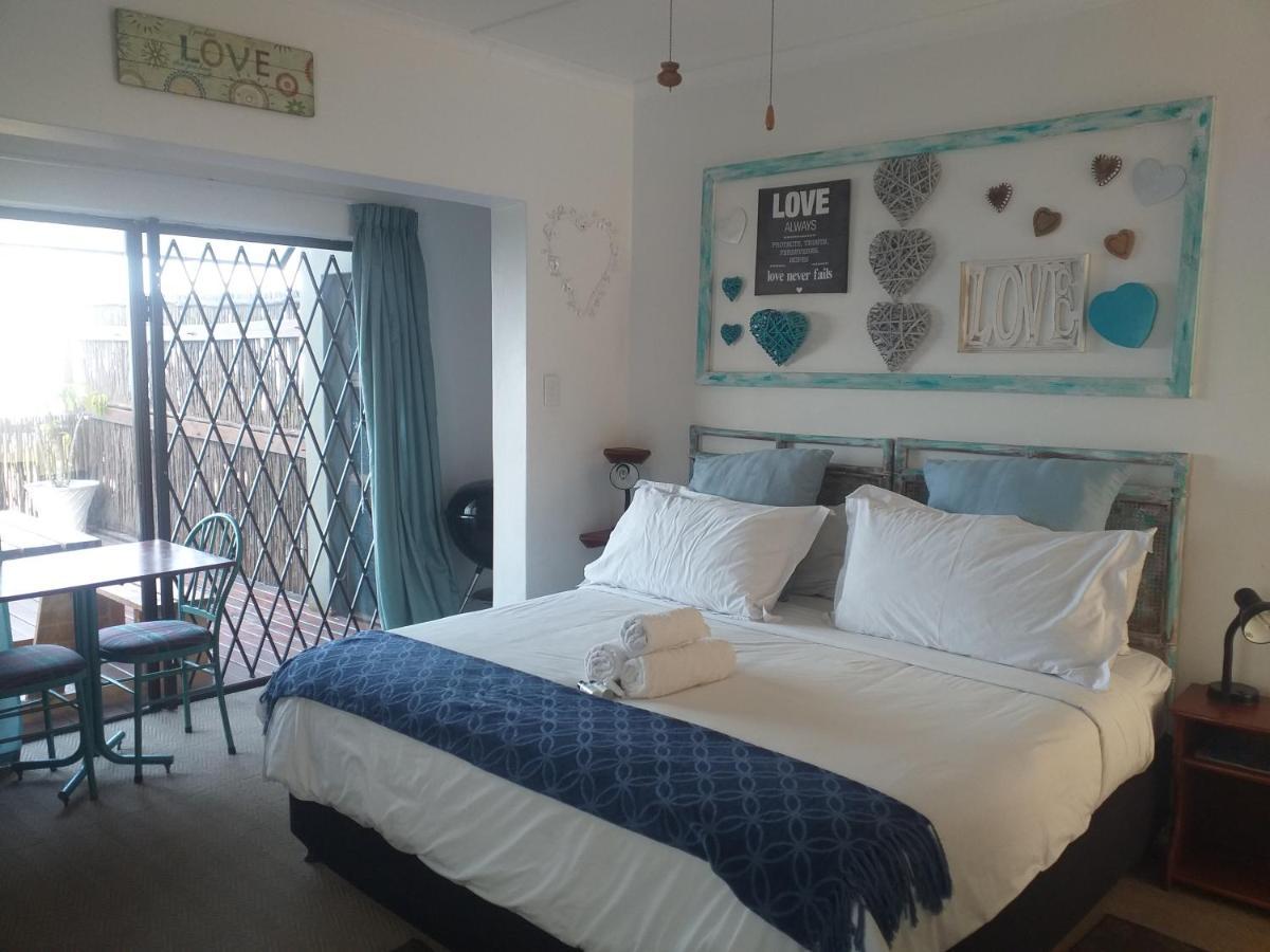 Khaya La Manzi Guest Lodge Hibberdene Buitenkant foto