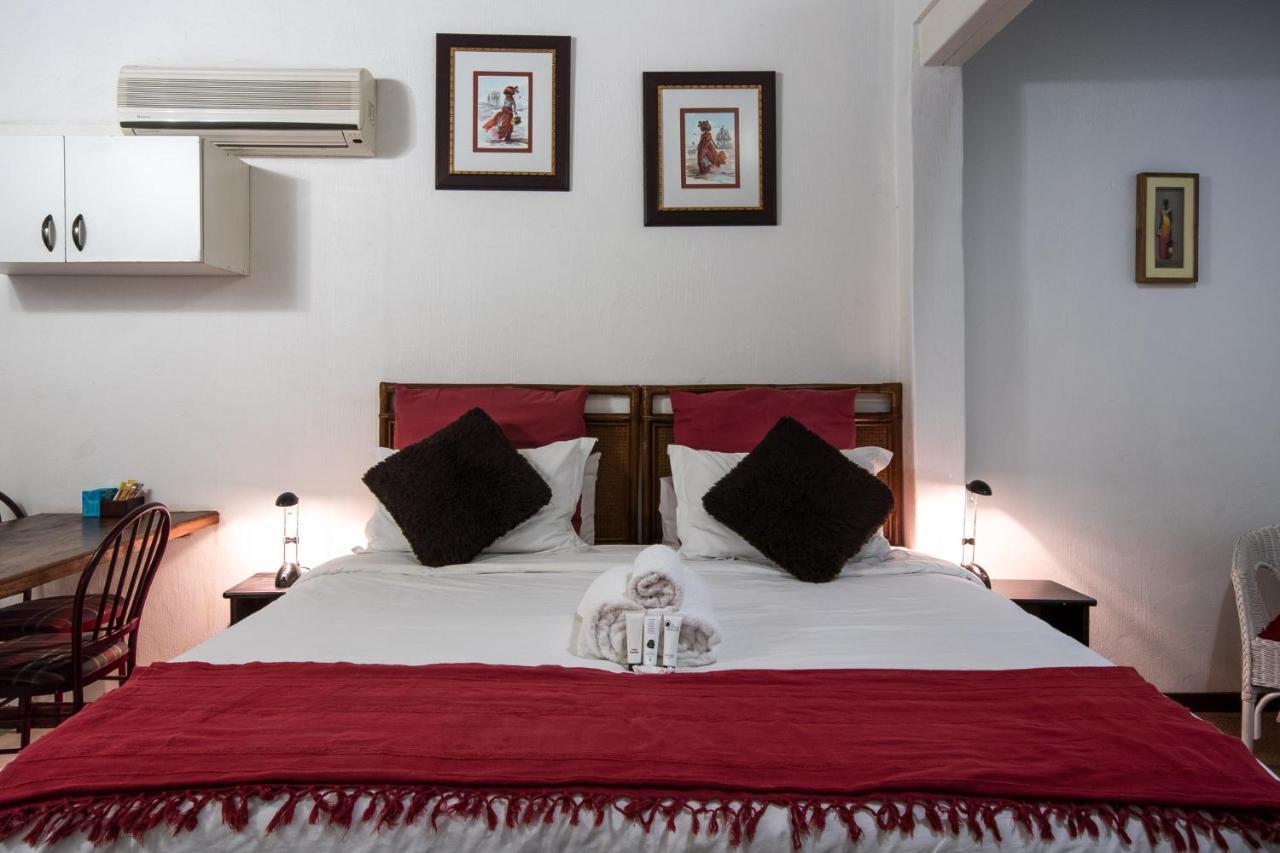 Khaya La Manzi Guest Lodge Hibberdene Buitenkant foto