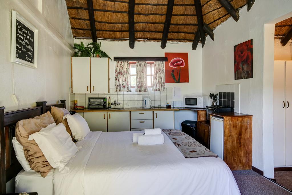 Khaya La Manzi Guest Lodge Hibberdene Buitenkant foto
