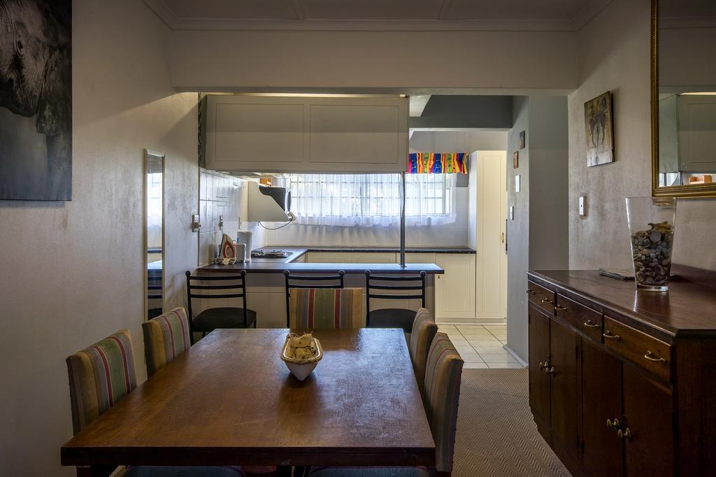 Khaya La Manzi Guest Lodge Hibberdene Buitenkant foto