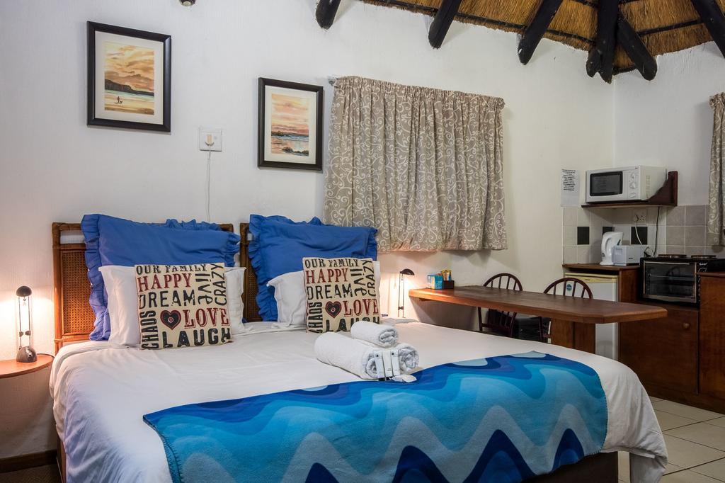 Khaya La Manzi Guest Lodge Hibberdene Buitenkant foto