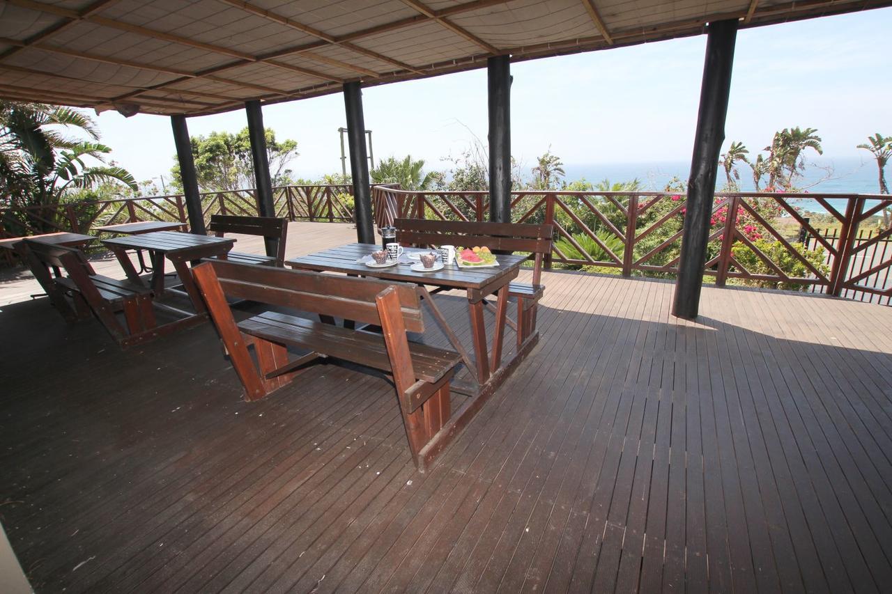 Khaya La Manzi Guest Lodge Hibberdene Buitenkant foto