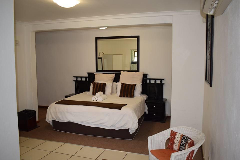 Khaya La Manzi Guest Lodge Hibberdene Buitenkant foto