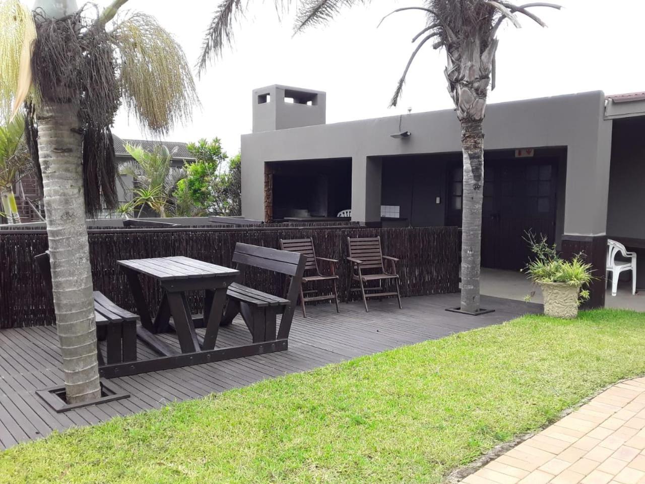 Khaya La Manzi Guest Lodge Hibberdene Buitenkant foto